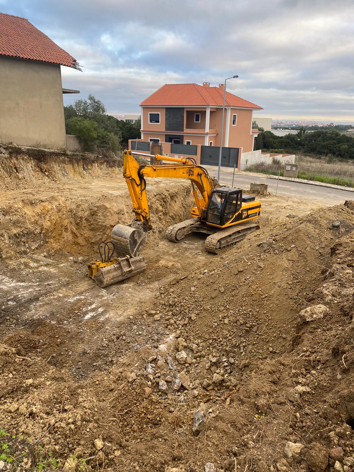 Excavator Cascais
